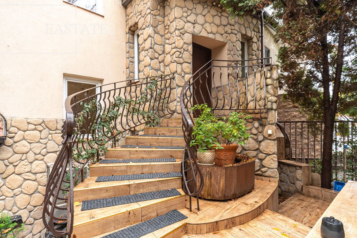 dom wolnostojący, 11 pokoi Warszawa Saska Kępa, ul. Genewska. Zdjęcie 19