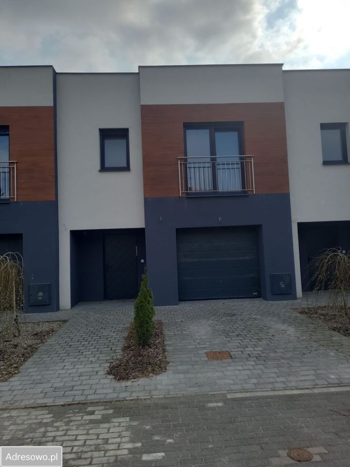 dom szeregowy, 5 pokoi Inowrocław, ul. Kornela Makuszyńskiego. Zdjęcie 1