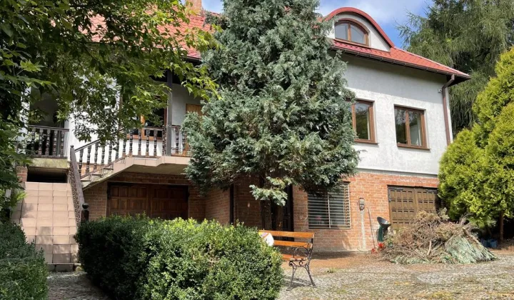 dom wolnostojący, 8 pokoi Nałęczów, ul. Kolejowa