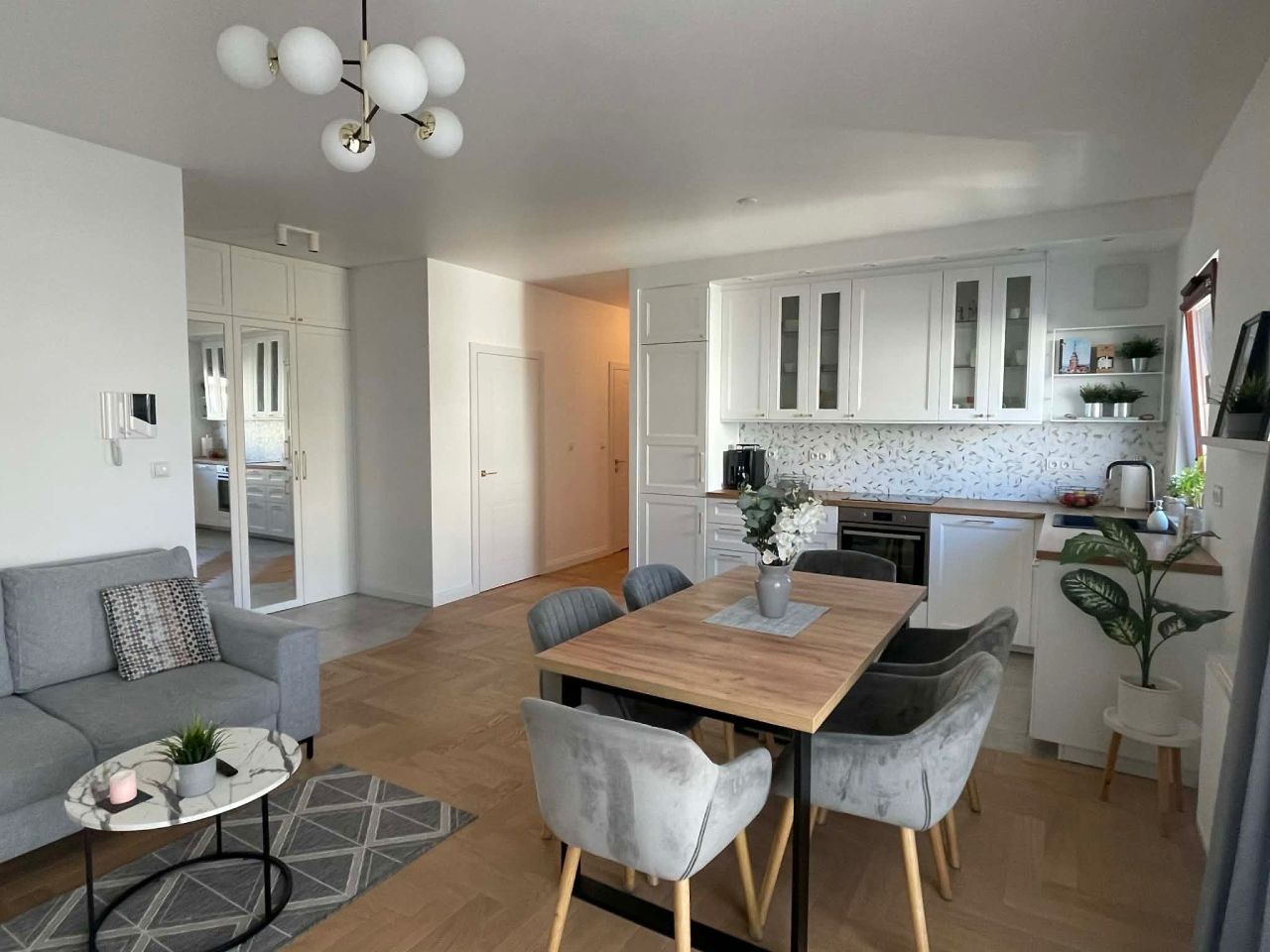 Mieszkanie 3-pokojowe Warszawa Wilanów, ul. Sarmacka. Zdjęcie 1