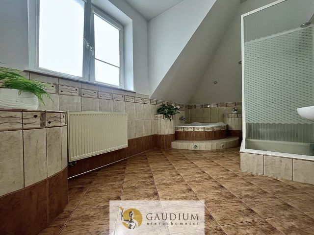 dom wolnostojący, 7 pokoi Bytonia, os. Zielone. Zdjęcie 13