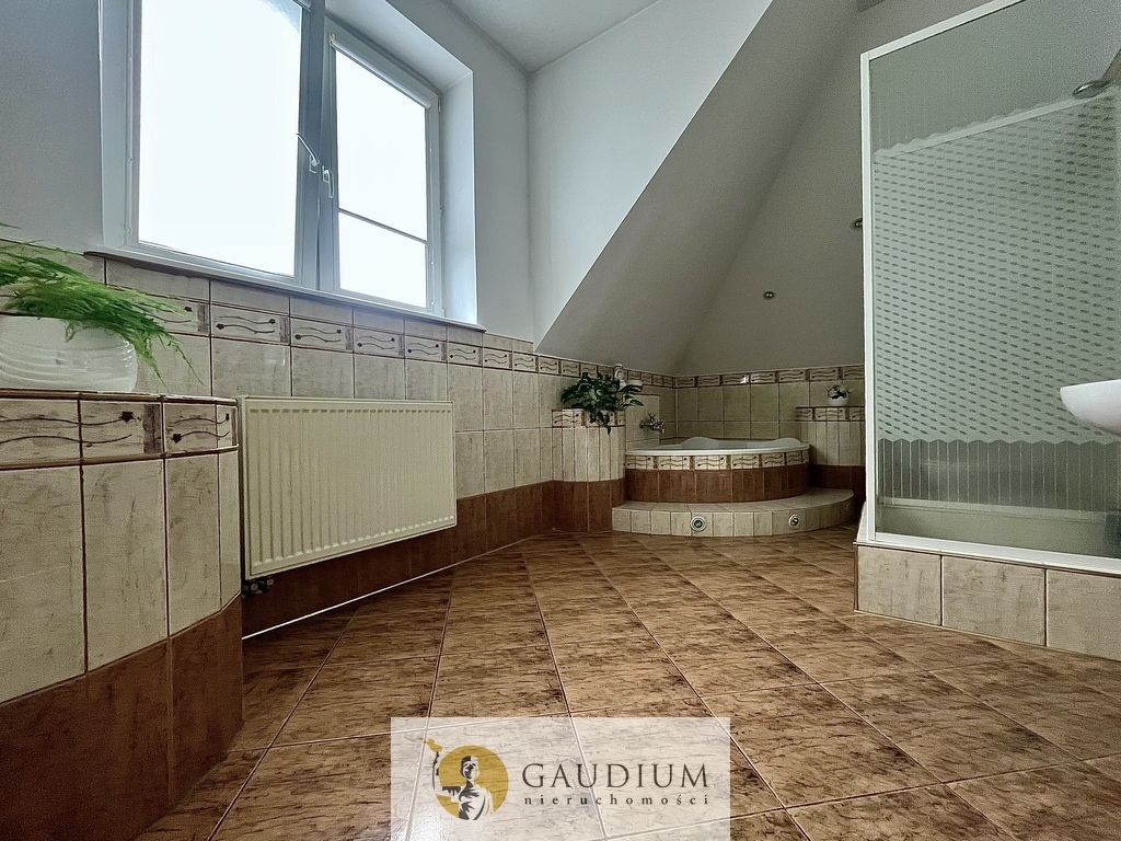 dom wolnostojący, 7 pokoi Bytonia, os. Zielone. Zdjęcie 13