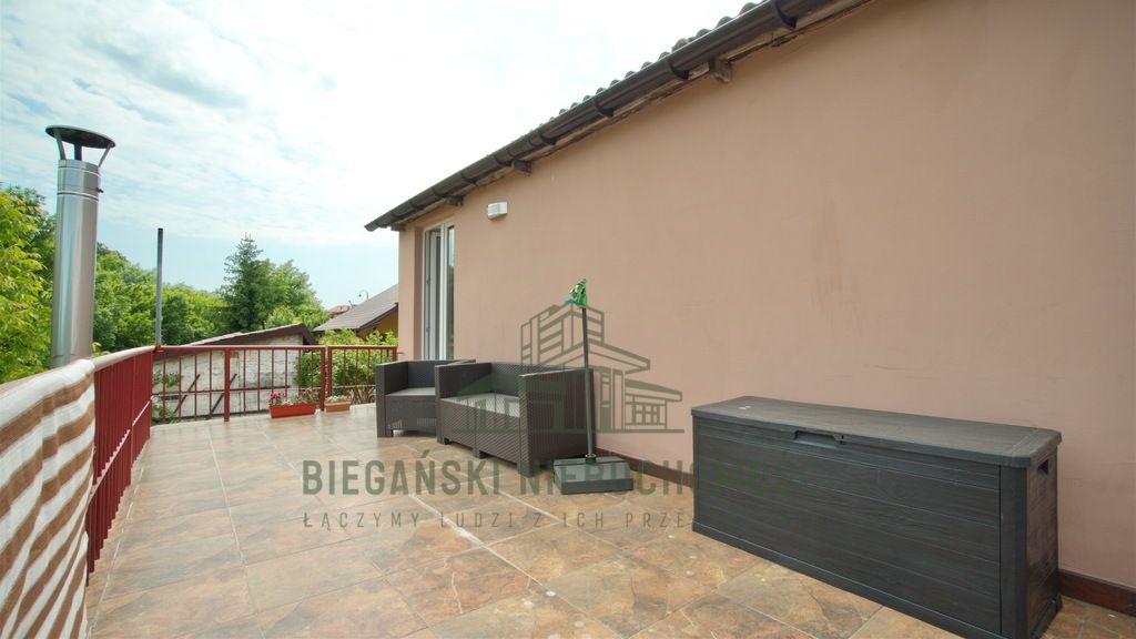 dom wolnostojący, 5 pokoi Łęczna, ul. Rynek III. Zdjęcie 16