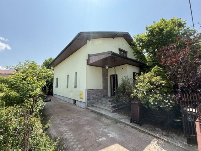 dom wolnostojący Mielec, ul. Jagiellońska. Zdjęcie 1