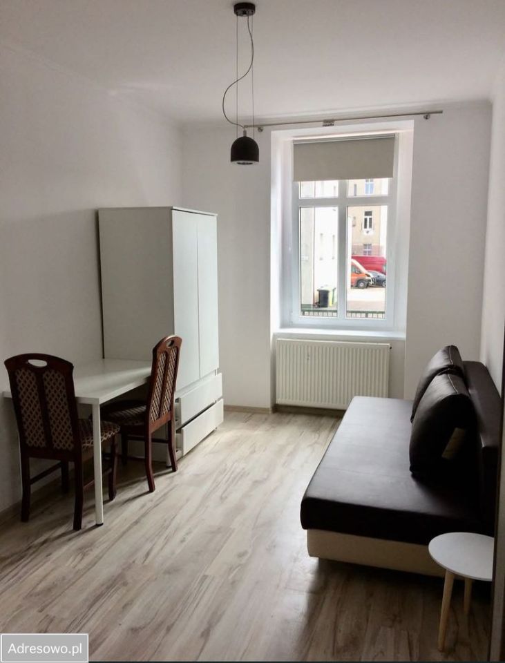 Mieszkanie 5-pokojowe Świdnica, ul. Spacerowa. Zdjęcie 1
