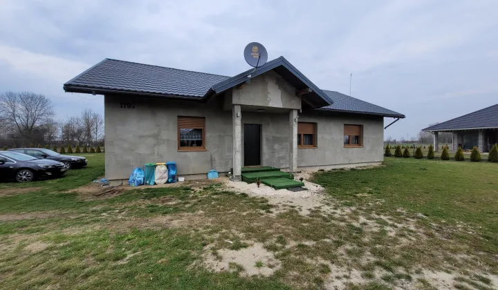 dom wolnostojący, 3 pokoje Chrząstów Kolonia