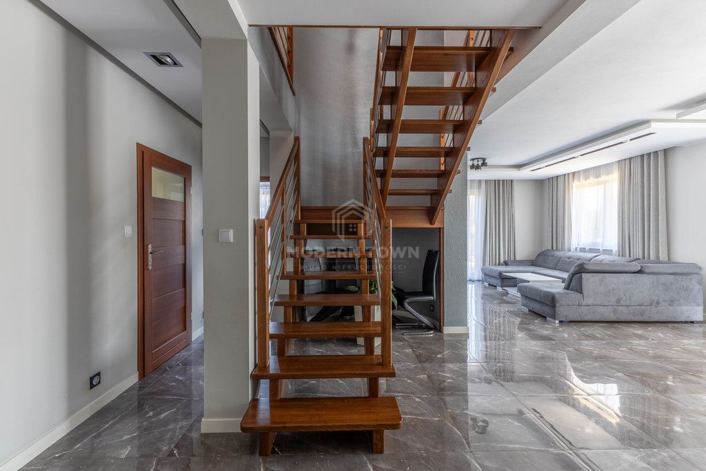 dom wolnostojący, 5 pokoi Nowe Miasto. Zdjęcie 8