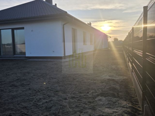 bliźniak, 4 pokoje Budy-Grzybek. Zdjęcie 2