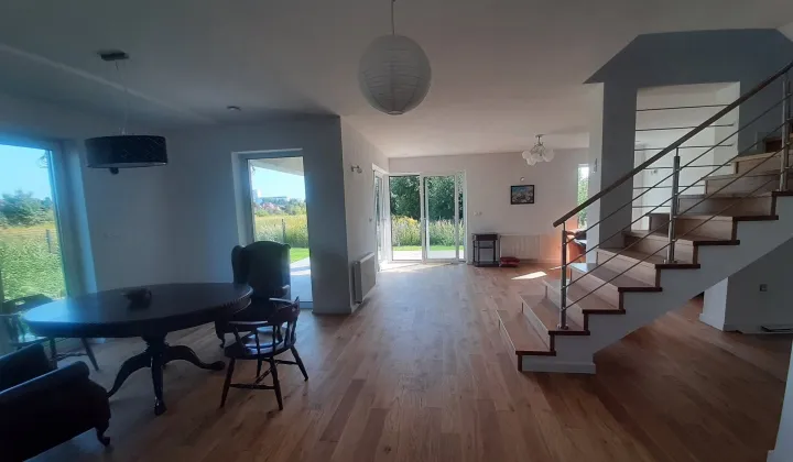 dom wolnostojący, 6 pokoi Nowa Iwiczna