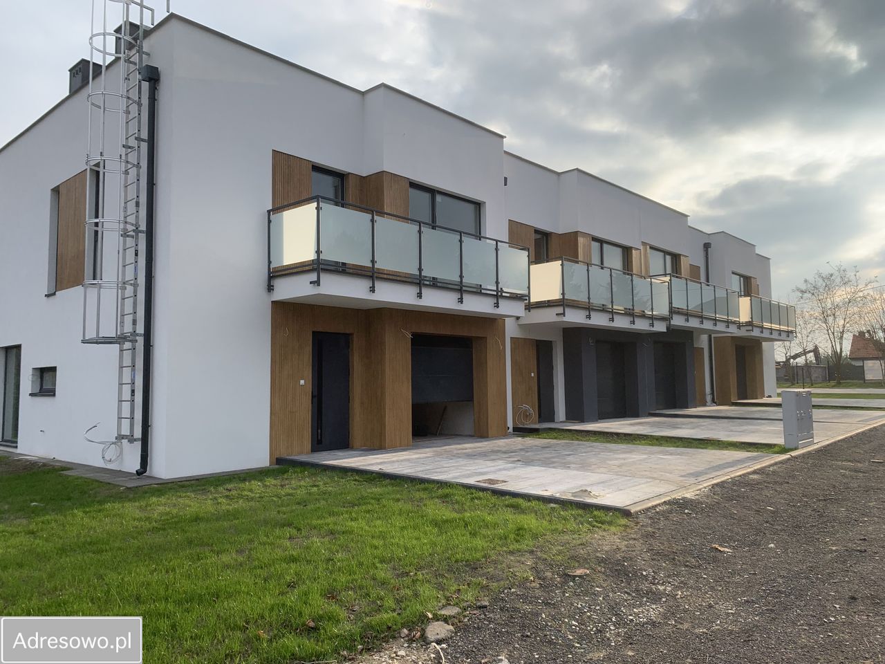 dom szeregowy, 4 pokoje Piotrków Trybunalski, ul. Świerczowska. Zdjęcie 3