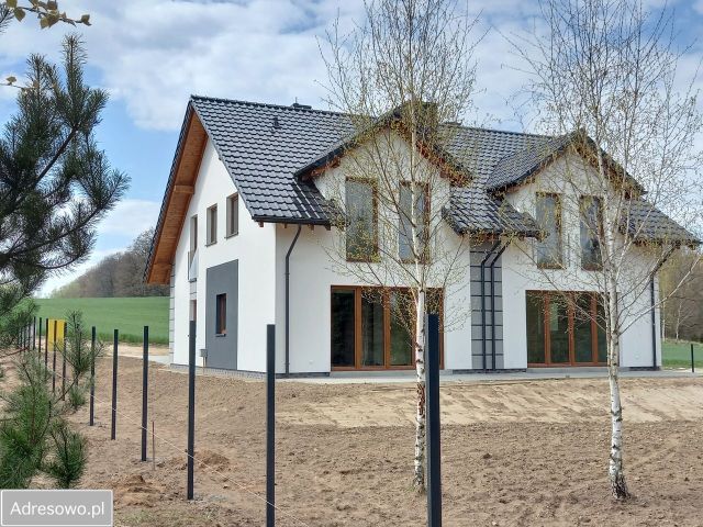 bliźniak, 4 pokoje Trąbki Małe. Zdjęcie 1