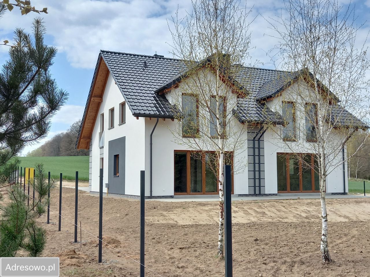 bliźniak, 4 pokoje Trąbki Małe. Zdjęcie 1