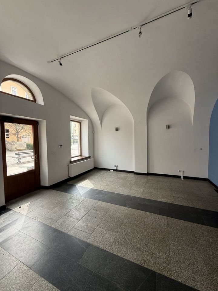 Lokal Bolesławiec, rynek Rynek. Zdjęcie 7