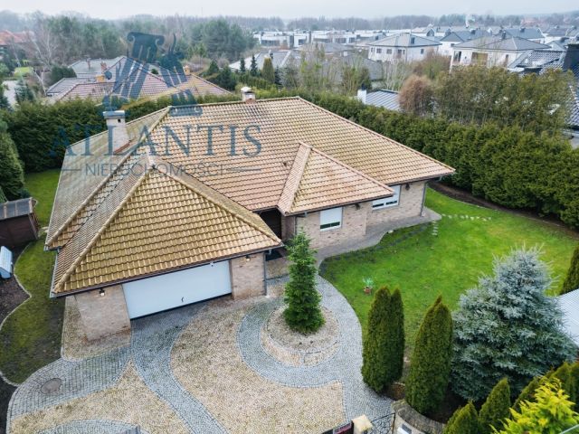 dom wolnostojący, 4 pokoje Niemcz. Zdjęcie 1