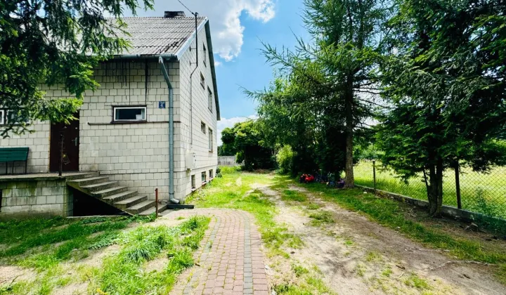 dom wolnostojący, 7 pokoi Lesica Bławatków, ul. Wiosenna