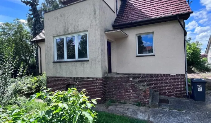 dom wolnostojący, 7 pokoi Święta Katarzyna, ul. Różana