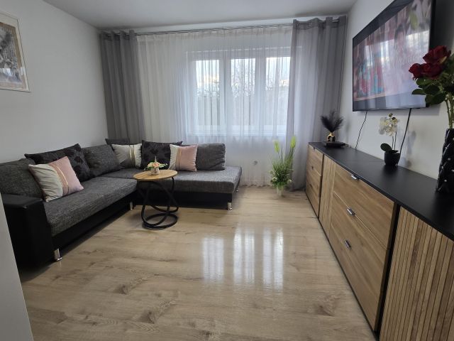 Mieszkanie 3-pokojowe Wałbrzych, ul. Prosta. Zdjęcie 1