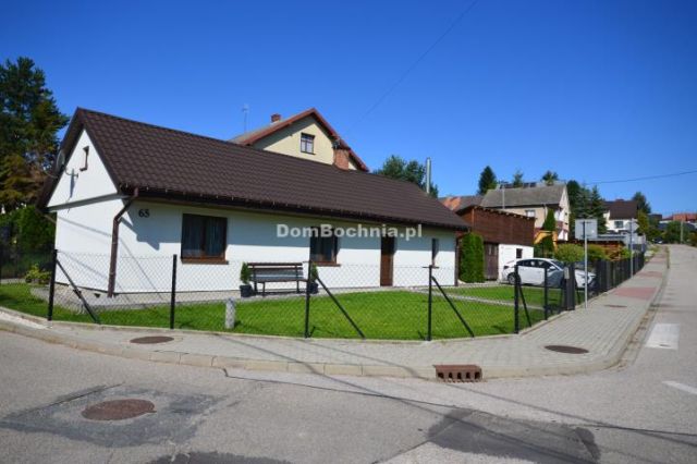 dom wolnostojący, 2 pokoje Bochnia, ul. Dołuszycka. Zdjęcie 1