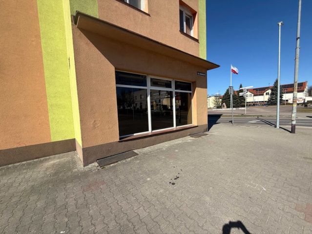 Lokal Czarne, Plac wolności. Zdjęcie 2