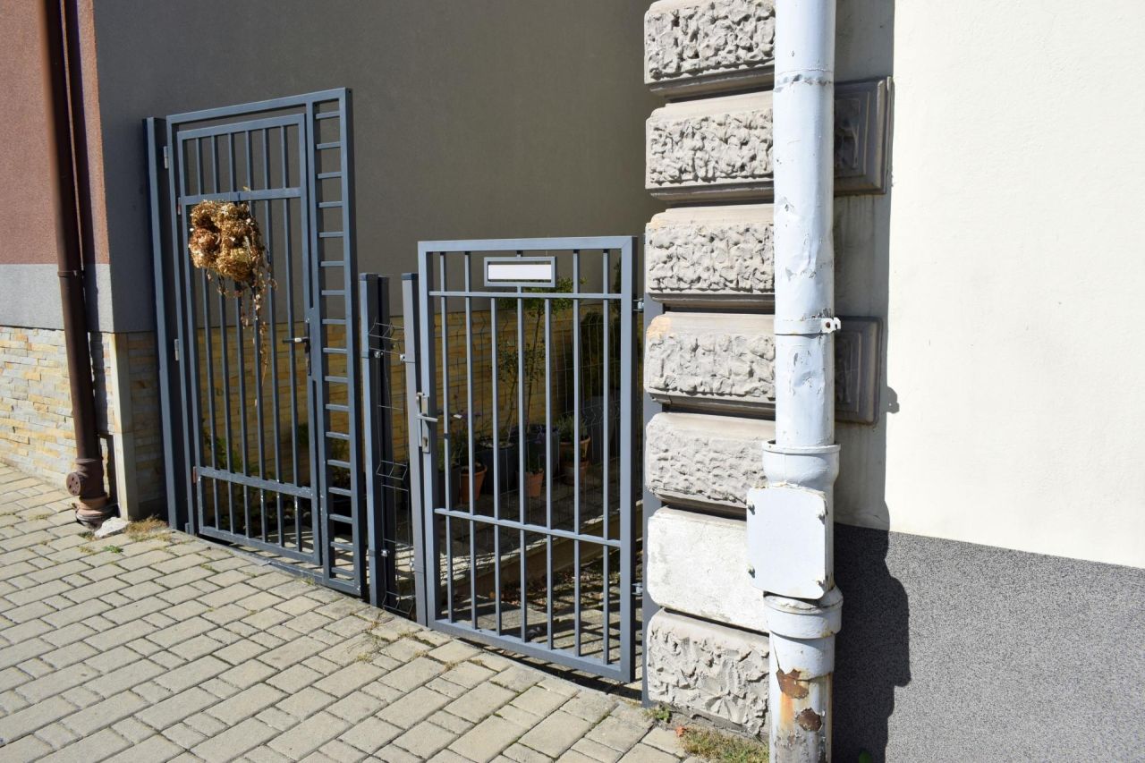 dom szeregowy, 6 pokoi Biecz, ul. Grodzka. Zdjęcie 5