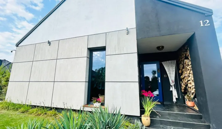 dom wolnostojący, 4 pokoje Jędrzejów