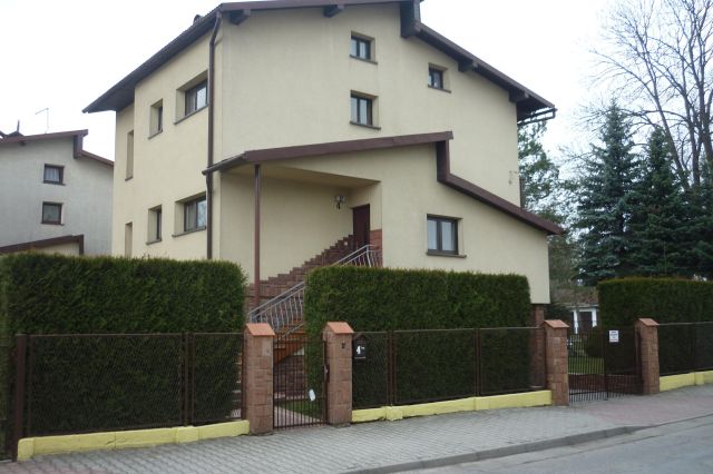 dom wolnostojący, 4 pokoje Nowy Sącz Biały Klasztor, ul. Rzemieślnicza. Zdjęcie 1