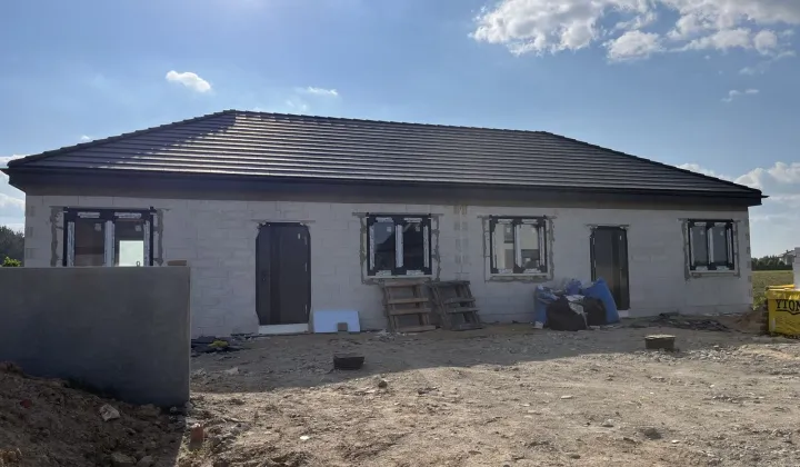 bliźniak, 3 pokoje Niekłonice