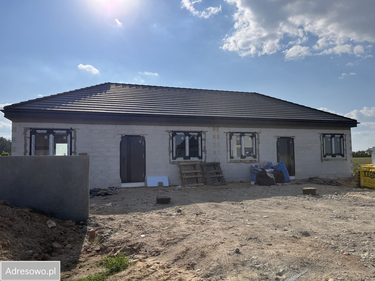 bliźniak, 3 pokoje Niekłonice