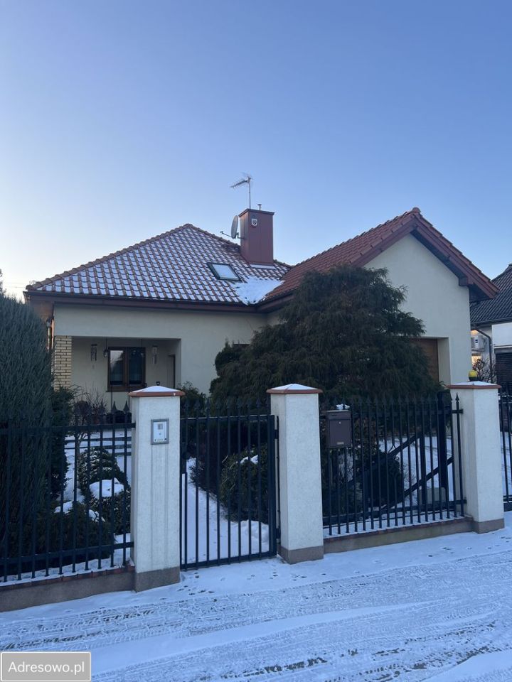 dom wolnostojący, 5 pokoi Radom Idalin, ul. Wyścigowa. Zdjęcie 1