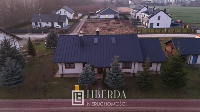 dom wolnostojący, 5 pokoi Biskupie-Kolonia. Zdjęcie 13