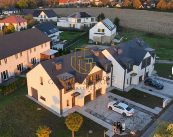 bliźniak, 5 pokoi Wrocław Ołtaszyn, ul. gen. Stefana Grota-Roweckiego. Zdjęcie 2