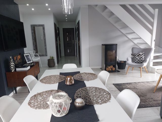 dom wolnostojący, 5 pokoi Lubin Małomice, ul. Małomicka. Zdjęcie 1