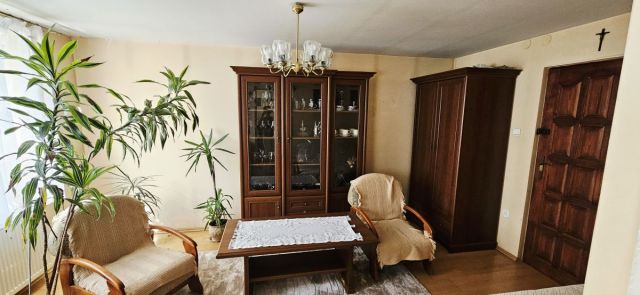 dom wolnostojący, 5 pokoi Mrozów. Zdjęcie 1