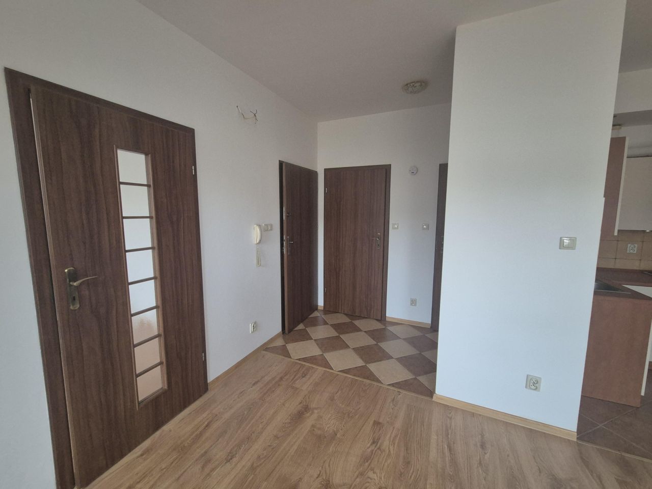 Mieszkanie 2-pokojowe Jeziorany, pl. Jedności Narodowej. Zdjęcie 3