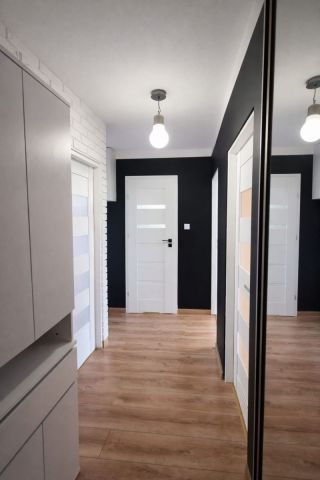 Mieszkanie 3-pokojowe Jelenia Góra, ul. Obrońców Westerplatte. Zdjęcie 4