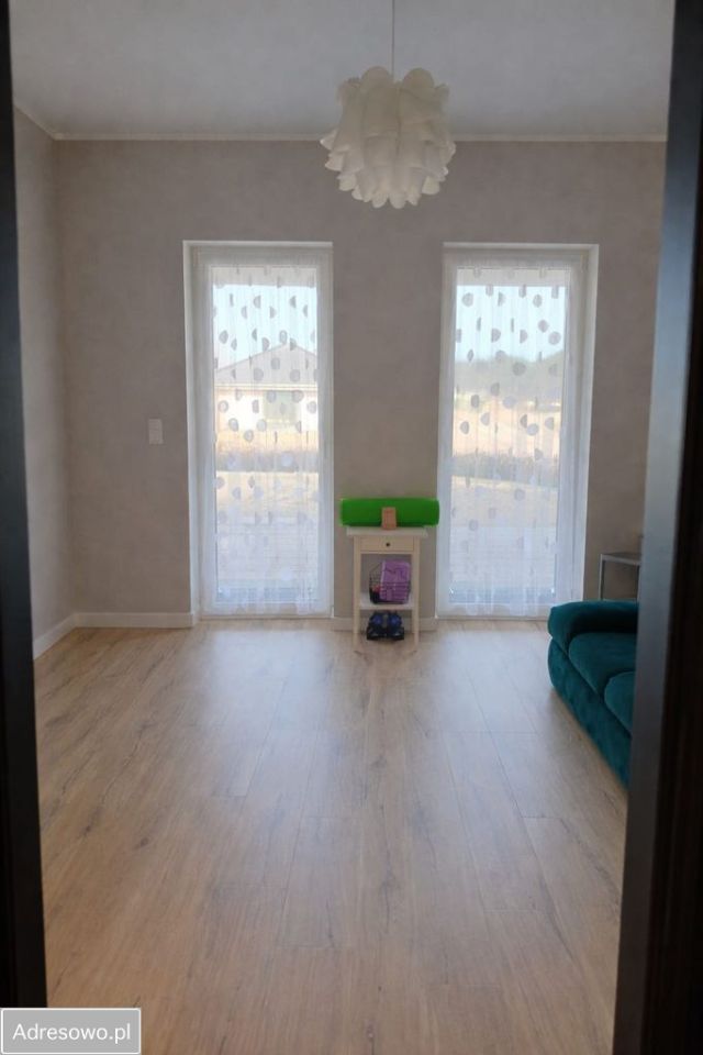 dom wolnostojący, 3 pokoje Wichulec. Zdjęcie 4