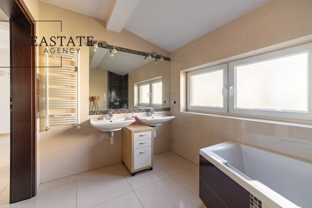 bliźniak, 9 pokoi Warszawa Wawer, ul. Wał Miedzeszyński. Zdjęcie 17