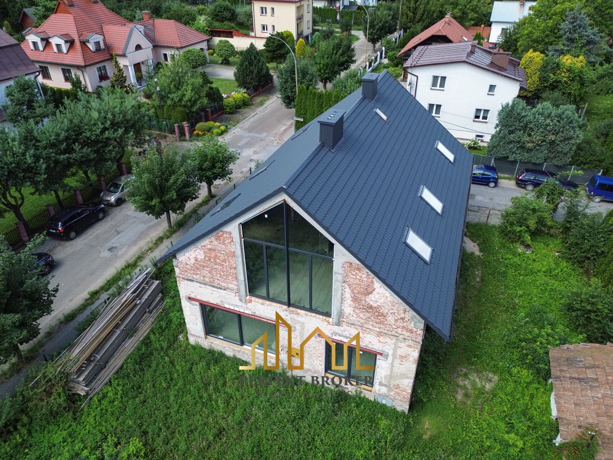 dom wolnostojący, 5 pokoi Sanok Śródmieście, ul. Szopena. Zdjęcie 3