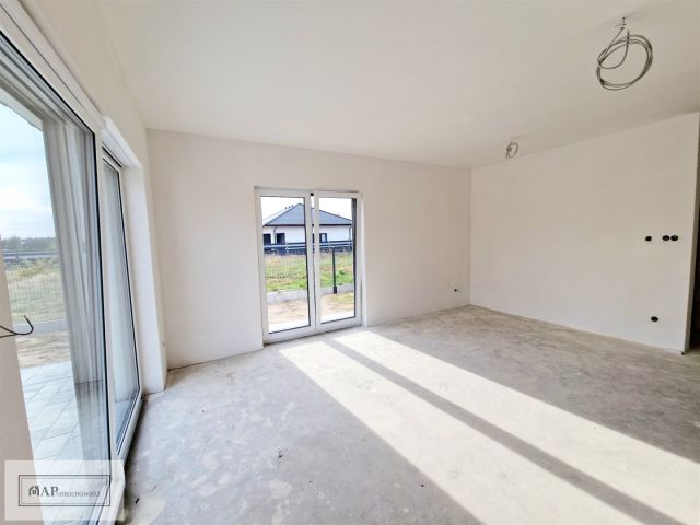 bliźniak, 4 pokoje Kochowo. Zdjęcie 9