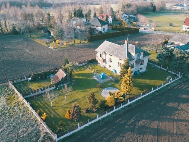 dom wolnostojący, 5 pokoi Łęki. Zdjęcie 1