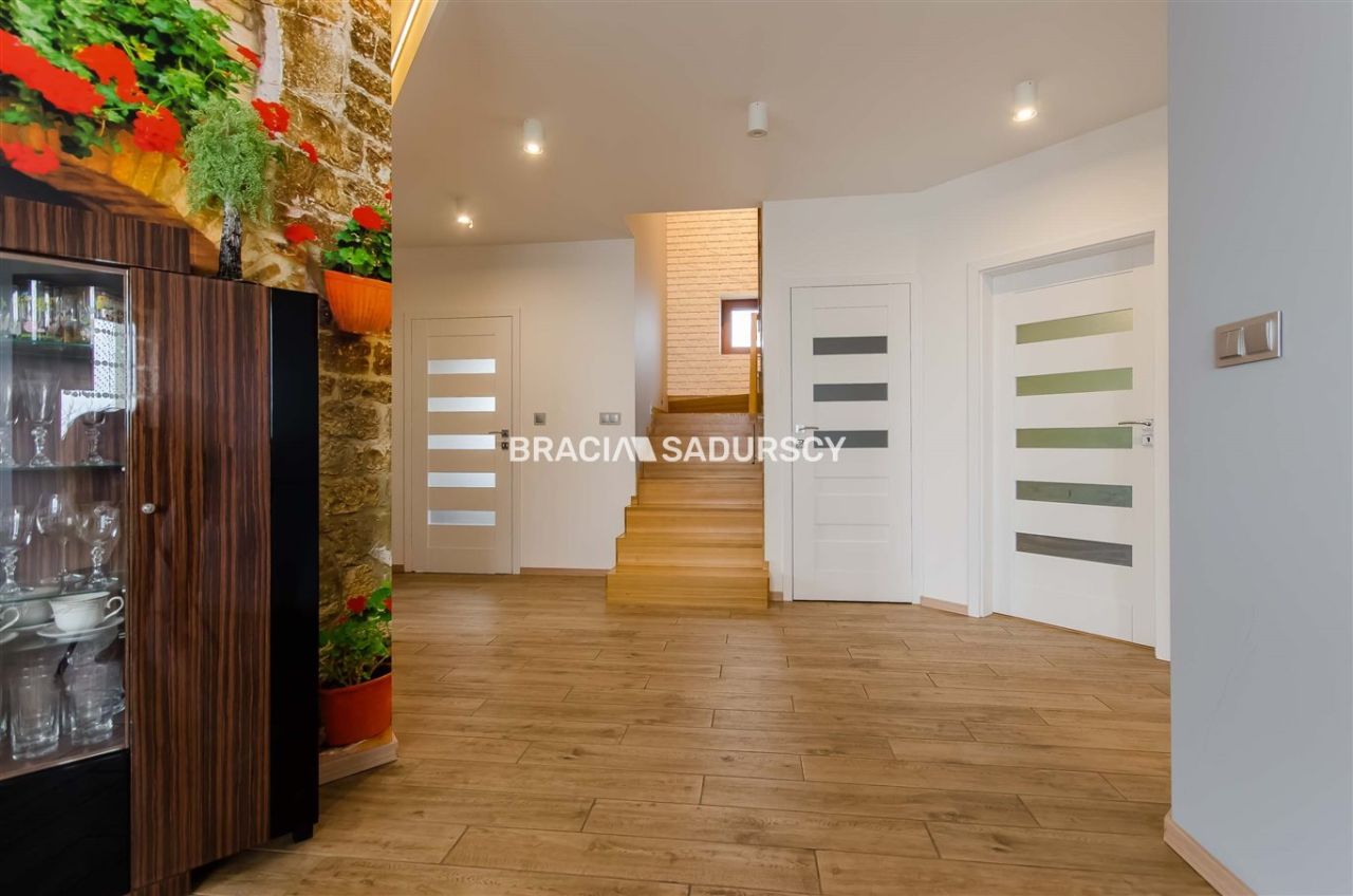 dom wolnostojący, 7 pokoi Myślenice Górne Przedmieście. Zdjęcie 35