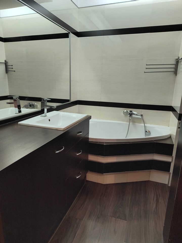 Mieszkanie 3-pokojowe Płock, al. marsz. Józefa Piłsudskiego. Zdjęcie 4