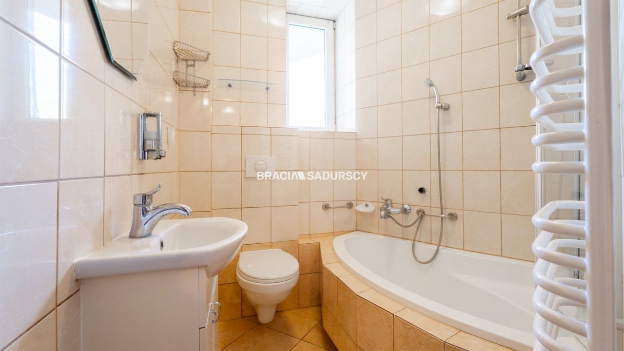 bliźniak, 6 pokoi Kokotów. Zdjęcie 17