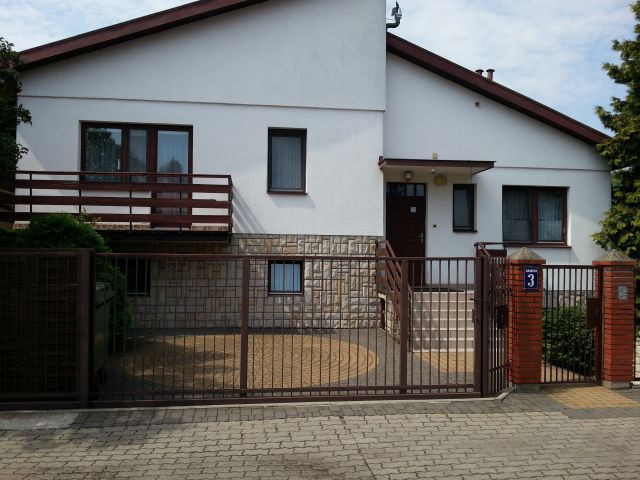 dom wolnostojący, 7 pokoi Michałów-Grabina, ul. Grabowa. Zdjęcie 1