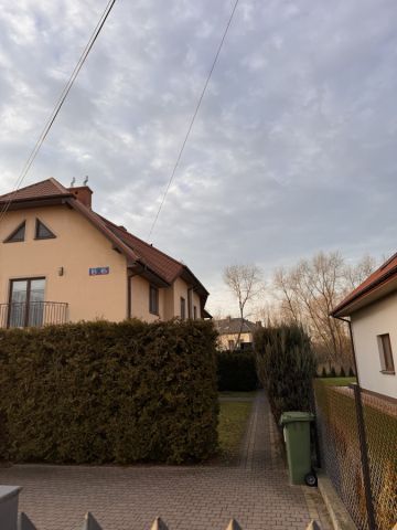 Mieszkanie 3-pokojowe Kobyłka, ul. Serwitucka. Zdjęcie 1