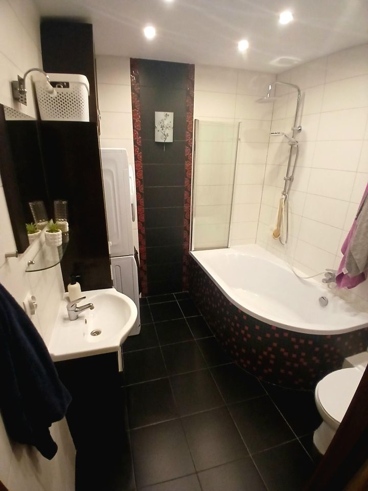 Mieszkanie 3-pokojowe Zabrze Centrum, ul. Marii Curie-Skłodowskiej. Zdjęcie 7