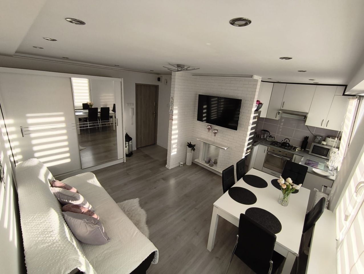 Mieszkanie 2-pokojowe Bełchatów, os. Okrzei. Zdjęcie 1