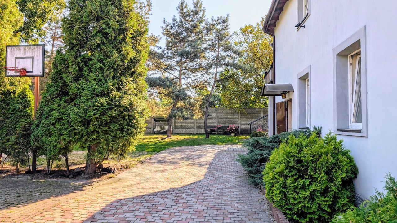 dom wolnostojący, 5 pokoi Pabianice Bugaj, ul. ks. Piotra Skargi. Zdjęcie 2