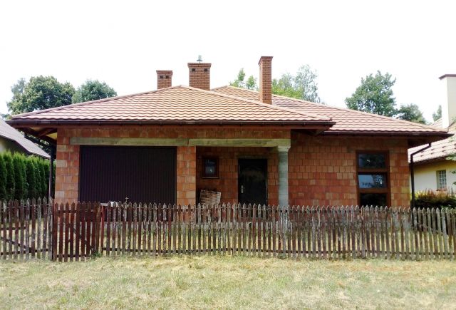 dom wolnostojący, 3 pokoje Oleszyce, os. św. Jana. Zdjęcie 1