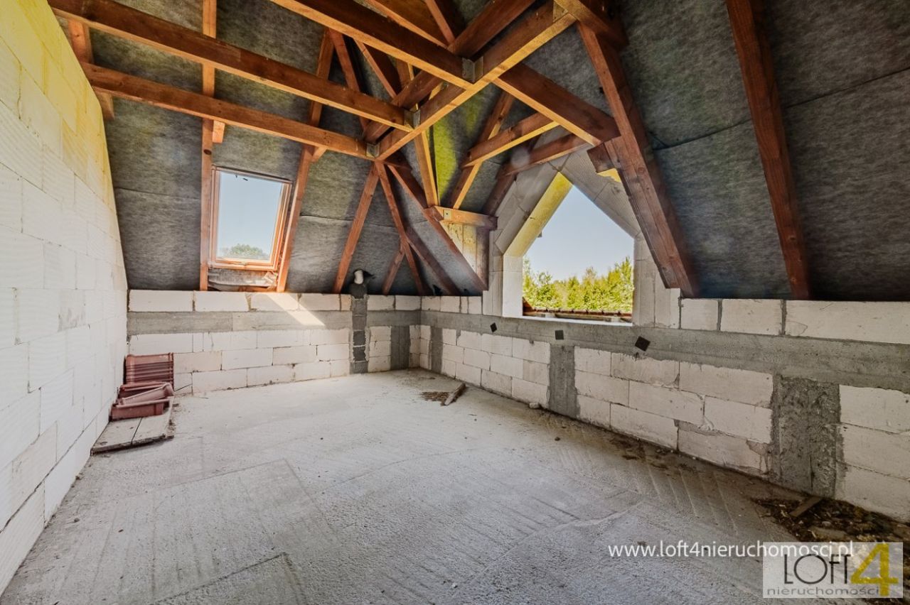 dom wolnostojący, 10 pokoi Uniszowa. Zdjęcie 12